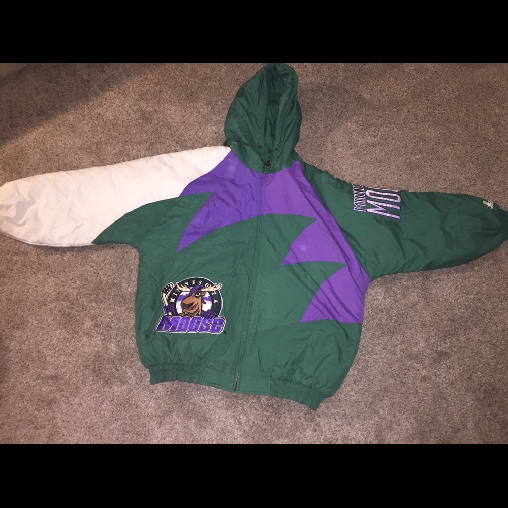 Rare Minnesota Moose Logo Athletic Sharktooth Coat